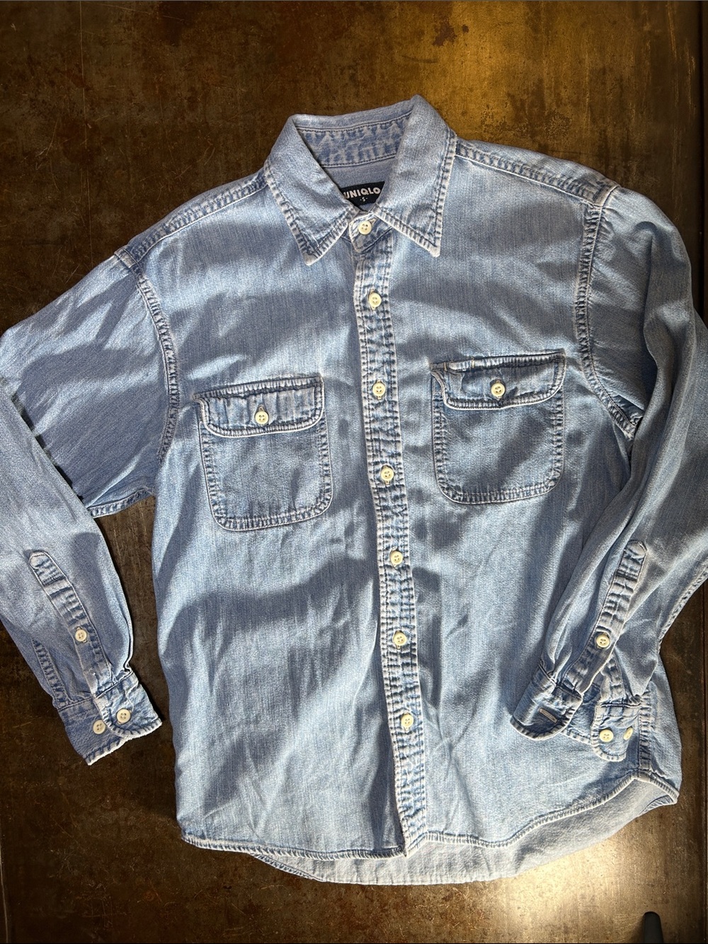 Uniqlo Light Blue Denim-Style Button Down Shirt - Relaxed fit Women’s Small